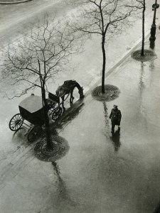 Roger-Parry_-Boulevard-Poissonijre_-1943Robert Doisneau, Concierge rue Jacob, 1945
