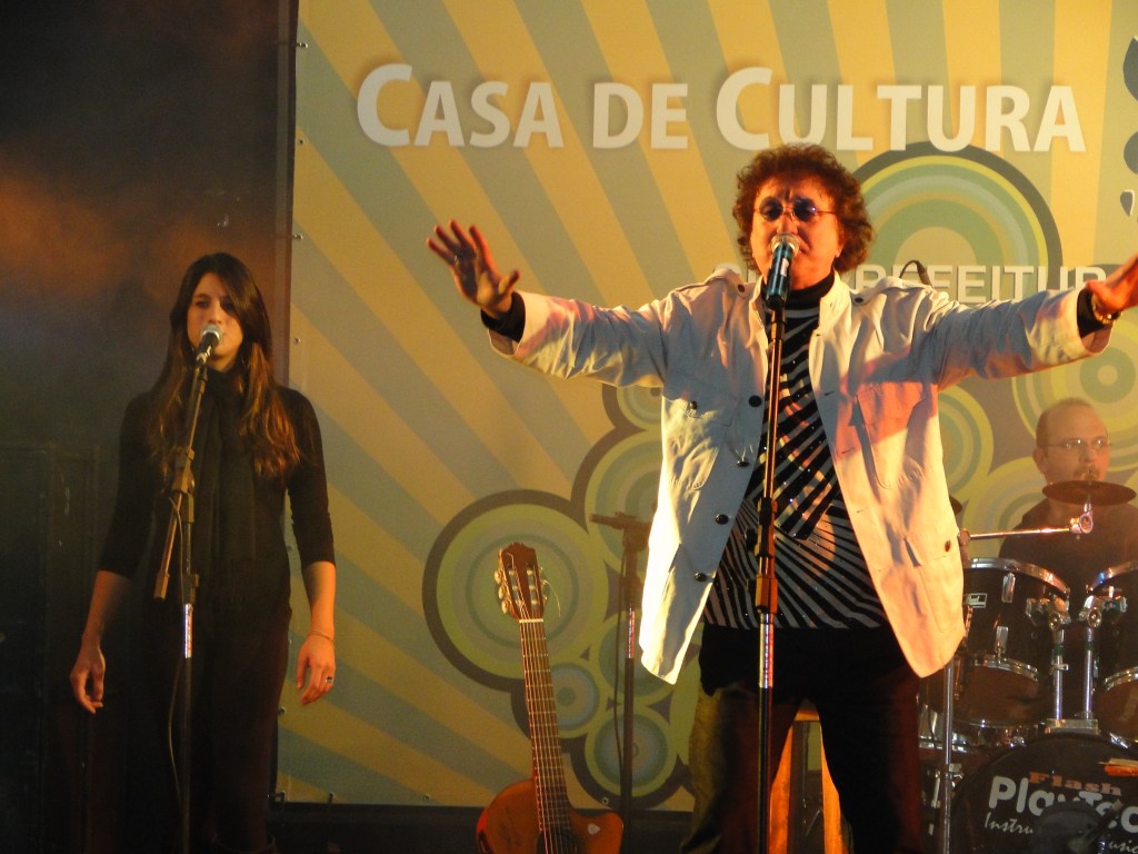 Silvio Brito cantou e encantou na Casa de&nbsp;Cultura